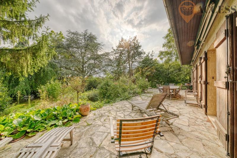 Maison bourgeoise - 300 m² - 8 pièces