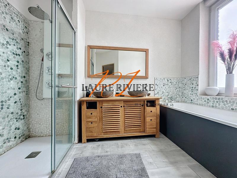 Maison de maîtres - 200 m² - 7 pièces