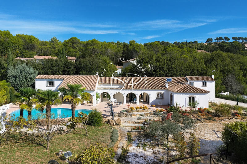 Maison - 192 m² - 8 pièces