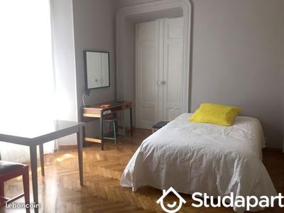 Chambre - 25 m² - 1 pièce