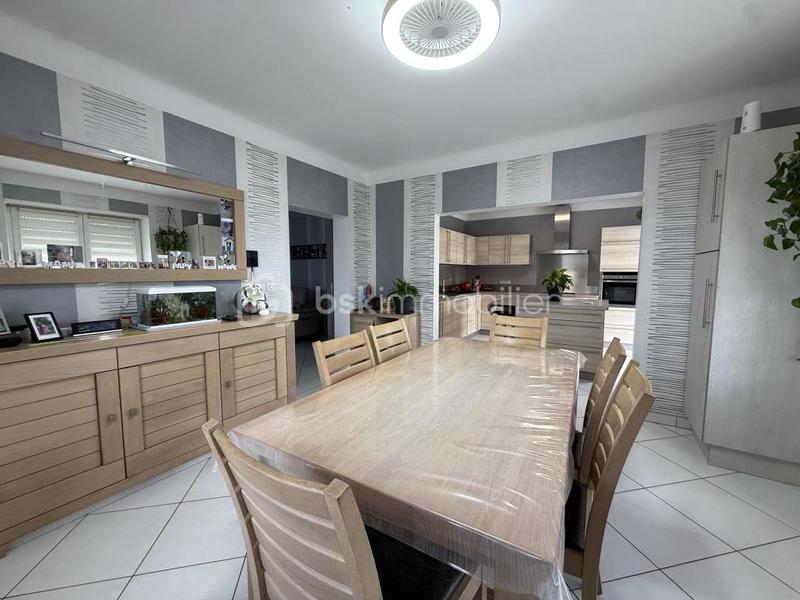 Maison - 177 m² - 7 pièces