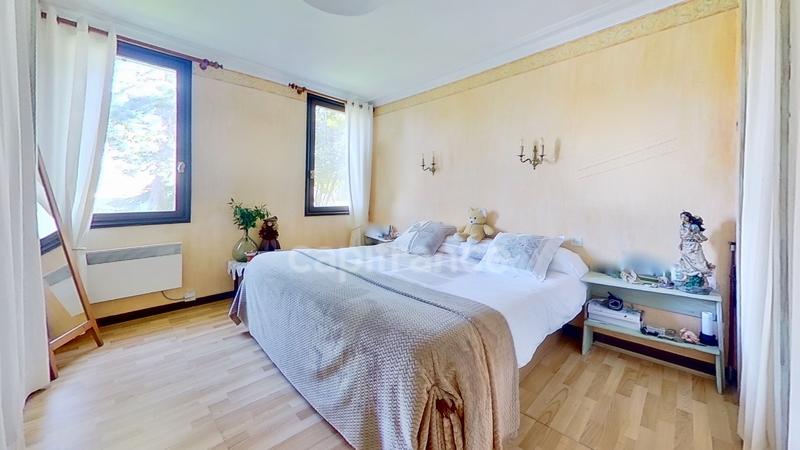 Maison - 217 m² - 6 pièces