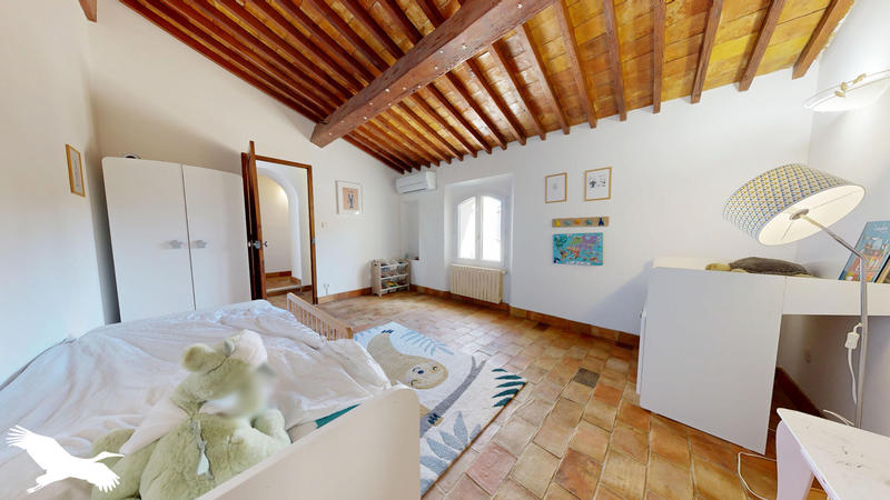 Maison - 220 m² - 5 pièces