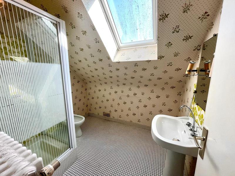 Maison - 230 m² - 10 pièces