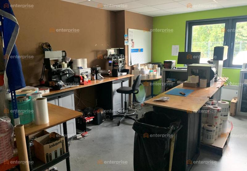 Local d'activité / Entrepôt - 700 m²