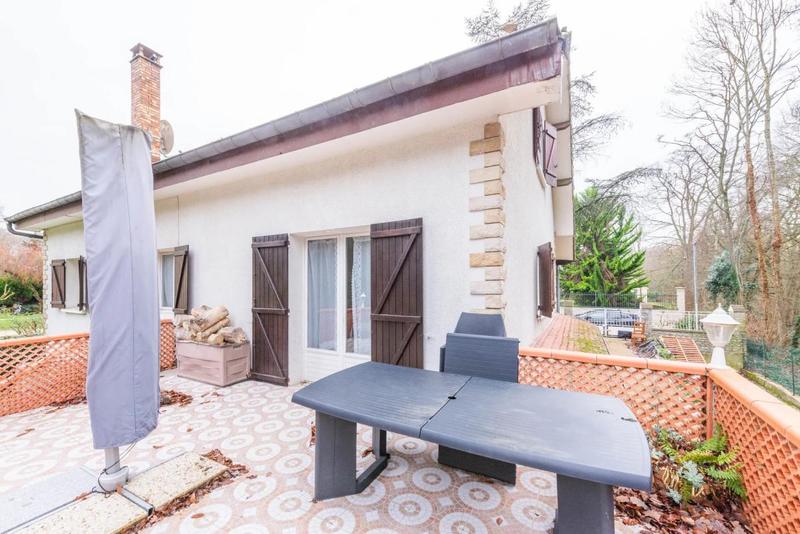 Maison - 215 m² - 10 pièces