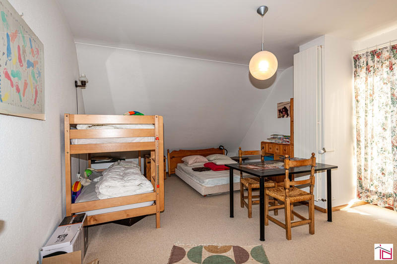 Maison - 210 m² - 7 pièces