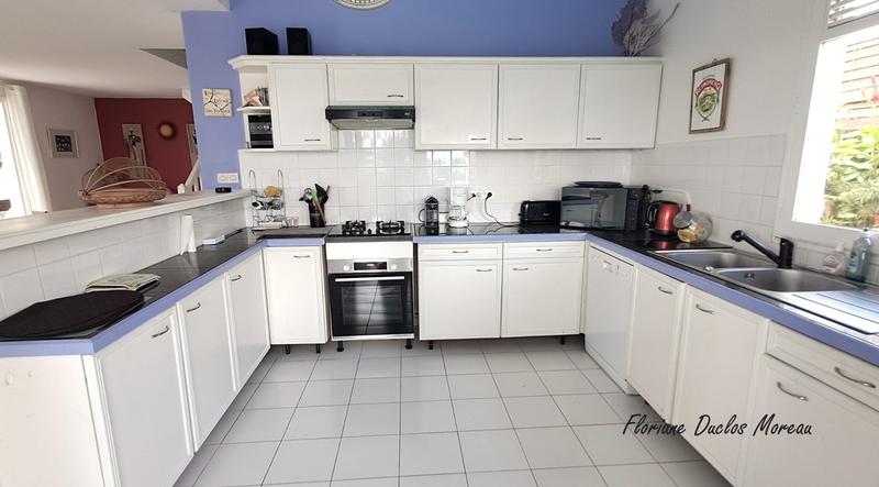 Propriété - 175 m² - 9 pièces