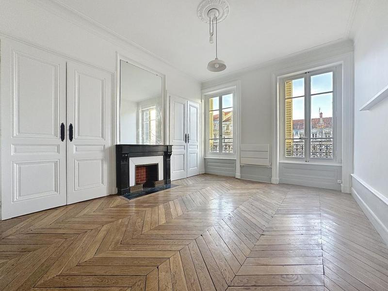 Immeuble - 925 m² - 15 pièces