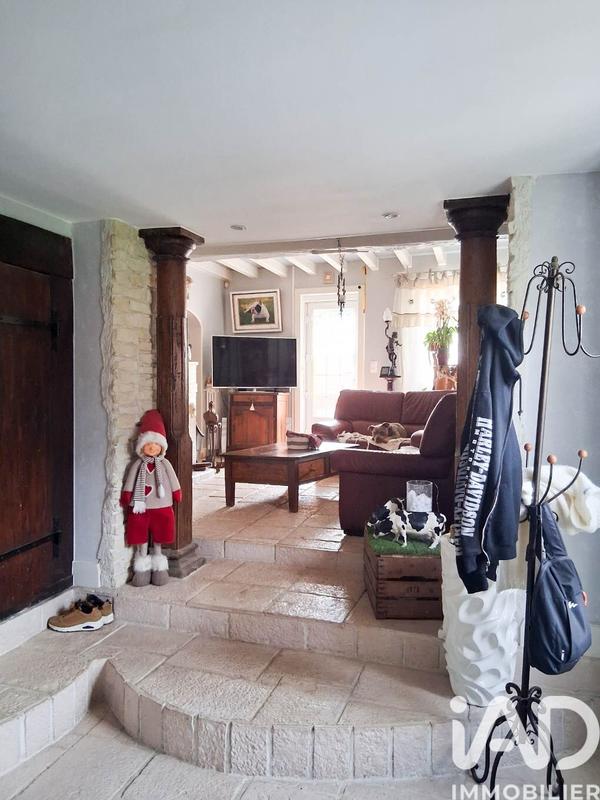 Maison - 210 m² - 8 pièces