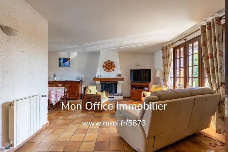 Maison - 140 m² - 6 pièces