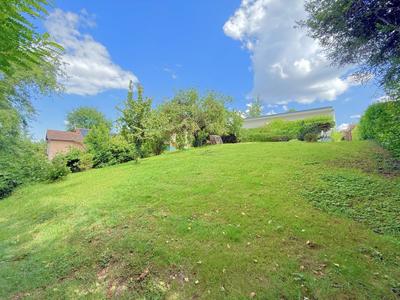 Terrain constructible - 619 m²