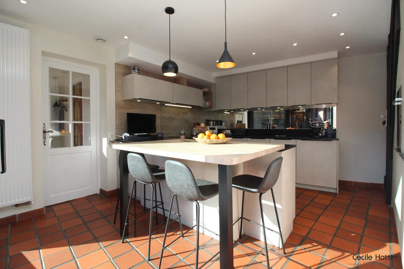 Maison ancienne - 167 m² - 6 pièces