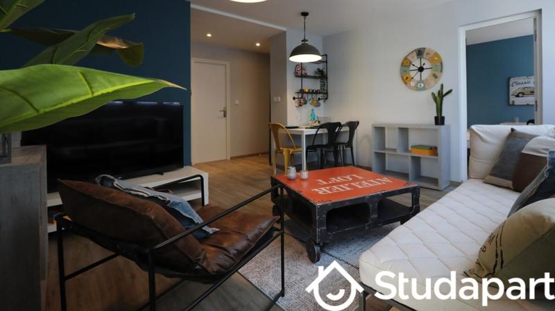 Chambre - 11 m² - 1 pièce