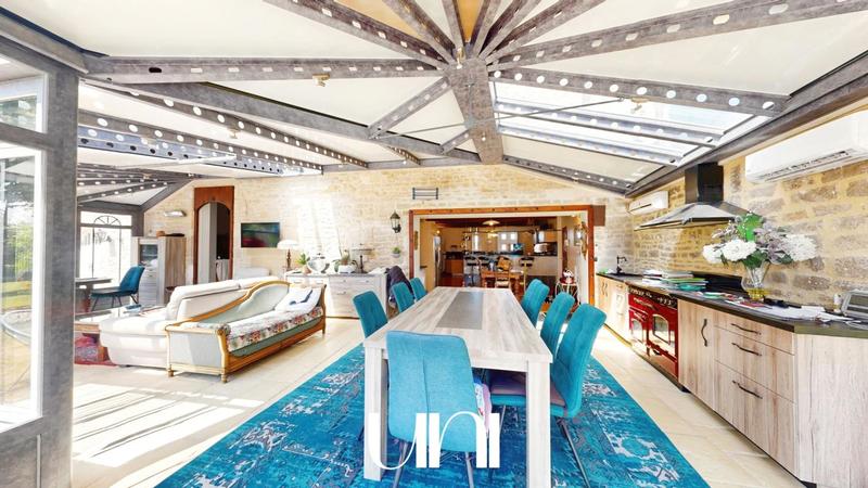 Maison de maîtres - 655 m² - 9 pièces