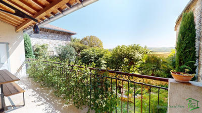 Maison - 202 m² - 6 pièces