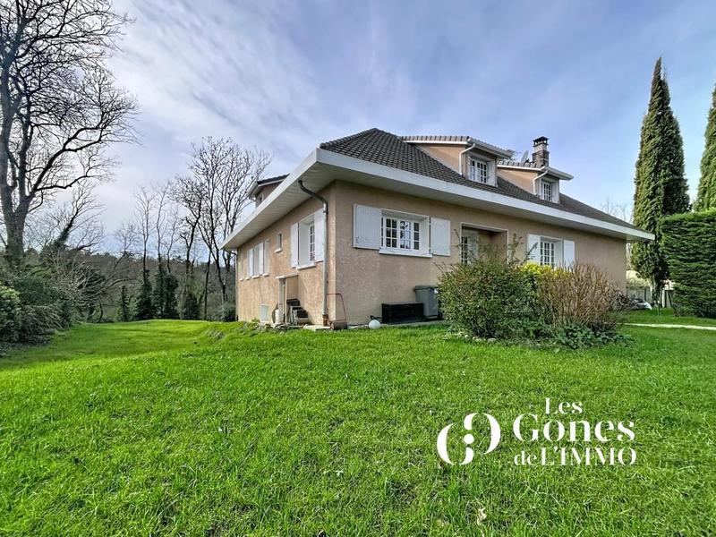 Propriété - 340 m² - 7 pièces