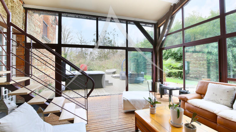 Propriété - 450 m² - 11 pièces