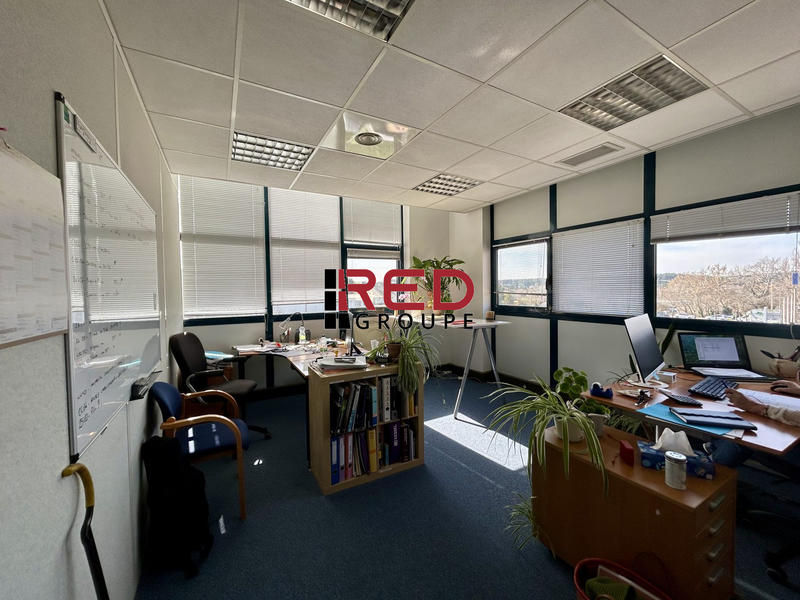 Bureau - 359 m²