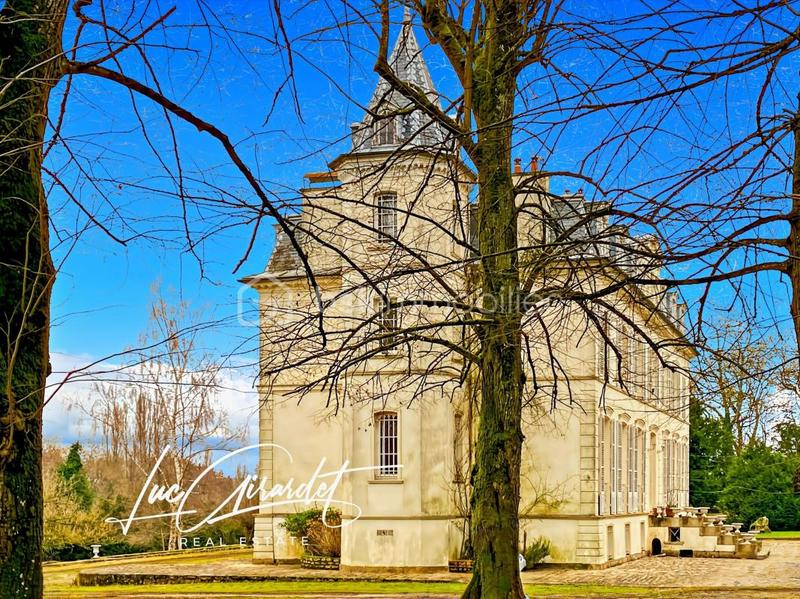 Château - 750 m² - 15 pièces