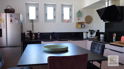 Propriété - 191 m² - 5 pièces