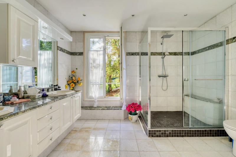 Maison - 196 m² - 7 pièces