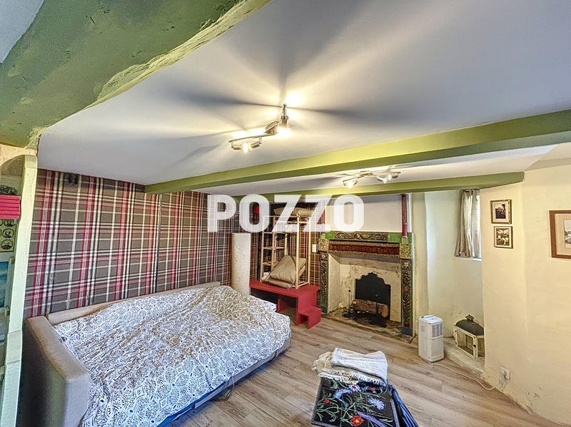 Maison - 220 m² - 8 pièces