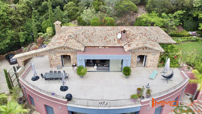 Villa - 344 m² - 9 pièces