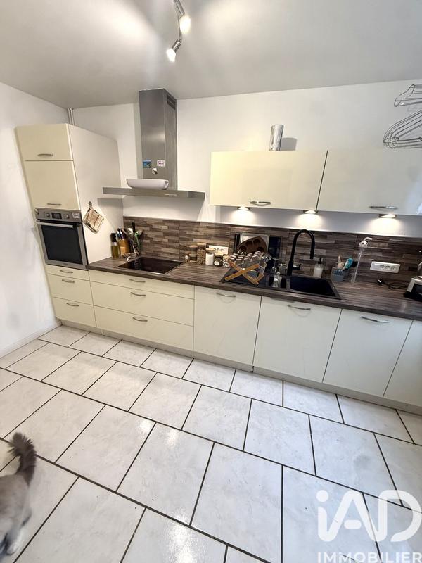 Maison - 93 m² - 4 pièces