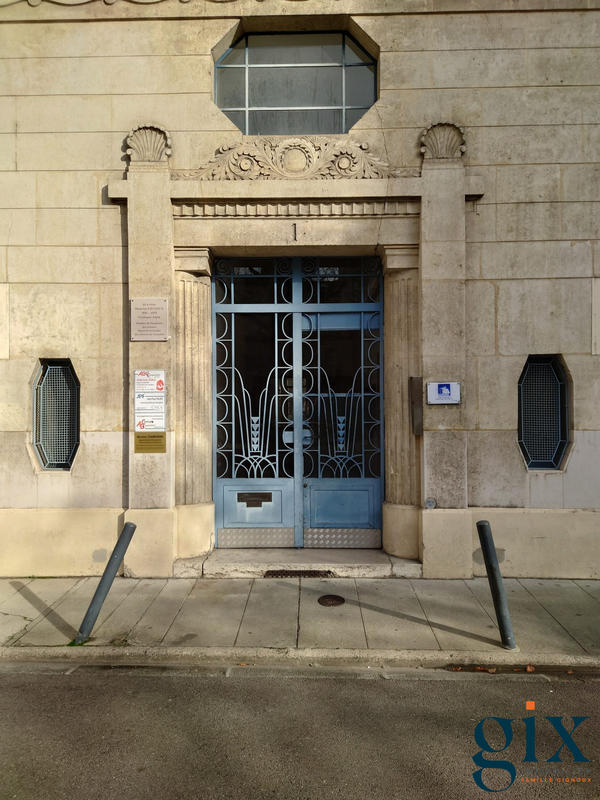 Appartement - 255 m² - 10 pièces