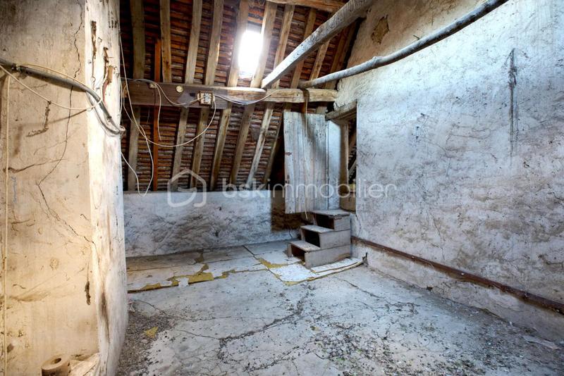 Maison traditionnelle - 234 m² - 6 pièces