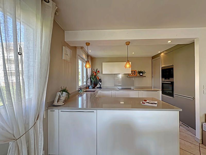 Appartement - 102 m² - 4 pièces