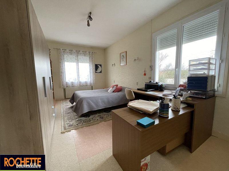 Maison traditionnelle - 174 m² - 6 pièces