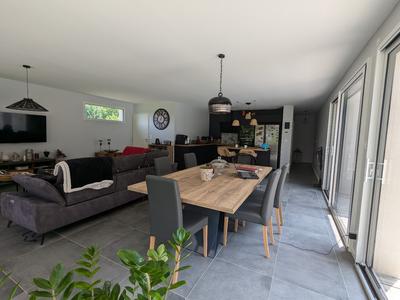 Maison - 127 m² - 5 pièces