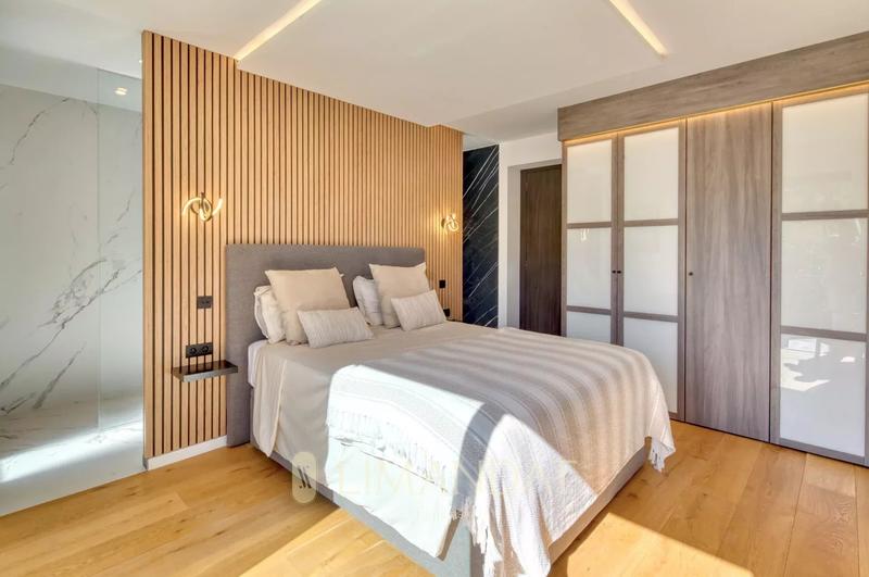 Villa - 260 m² - 8 pièces