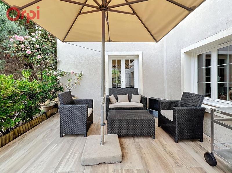 Maison - 297 m² - 6 pièces