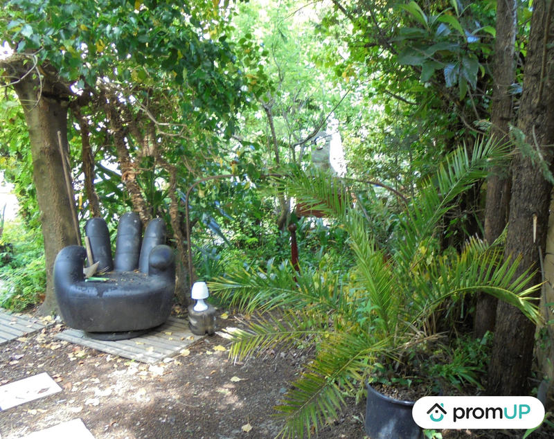 Maison - 300 m² - 12 pièces