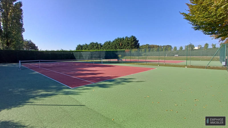 Maison contemporaine - 247 m² - 9 pièces