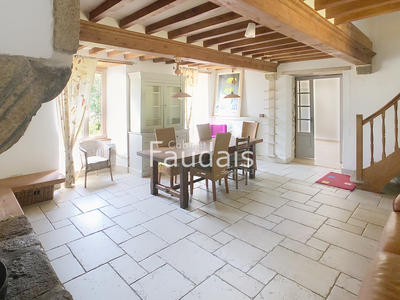 Maison - 174 m² - 9 pièces