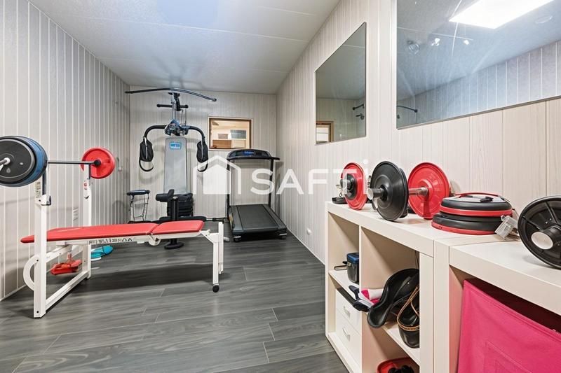 Maison - 229 m² - 6 pièces