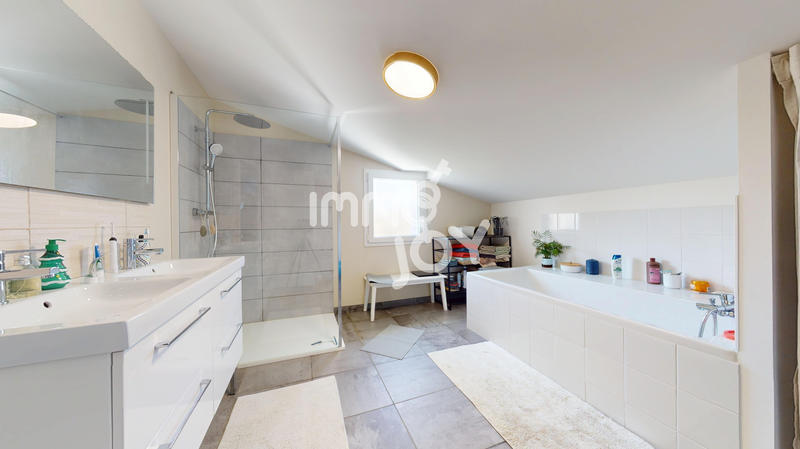 Maison - 164 m² - 5 pièces