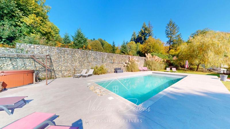 Propriété - 490 m² - 10 pièces