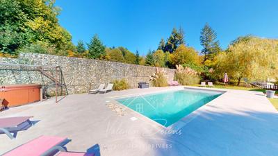 Propriété - 490 m² - 10 pièces