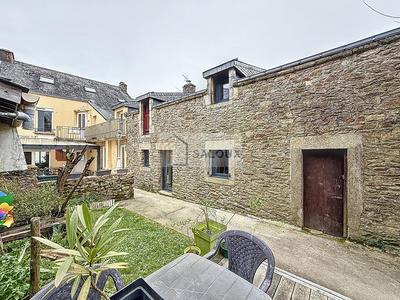 Maison - 195 m² - 7 pièces