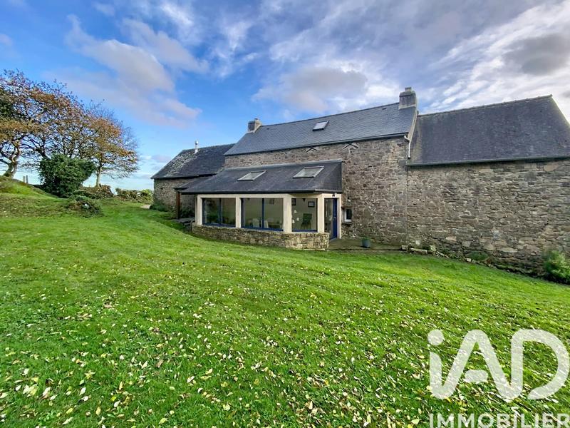 Maison - 240 m² - 9 pièces