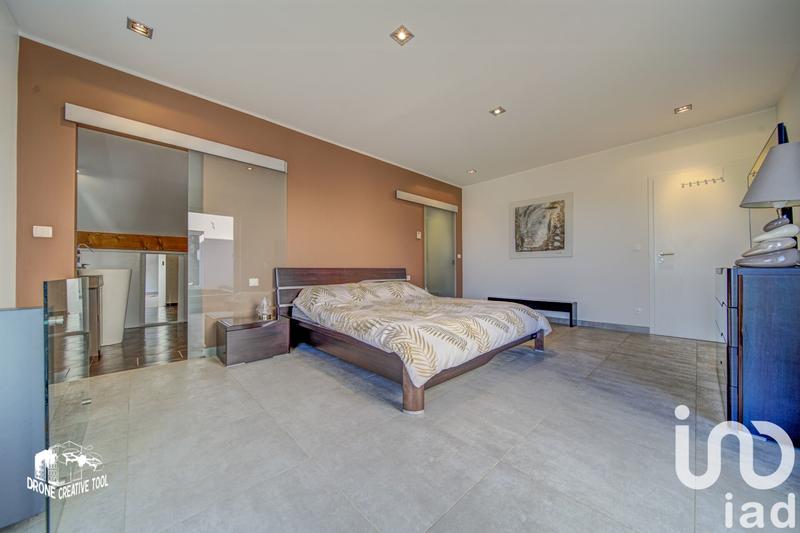 Maison - 271 m² - 5 pièces