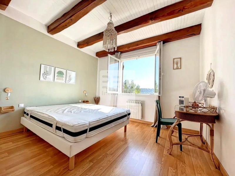 Maison - 164 m² - 8 pièces