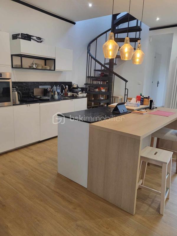 Immeuble - 166 m² - 6 pièces