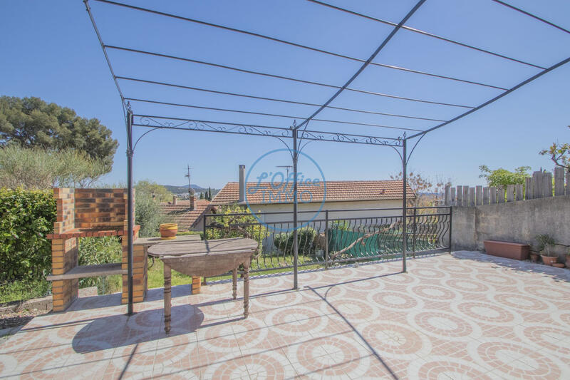 Maison - 92 m² - 5 pièces