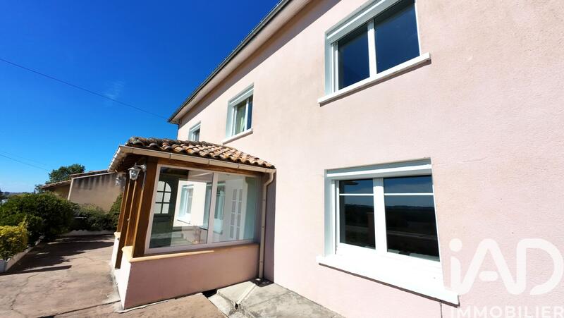 Maison - 210 m² - 5 pièces